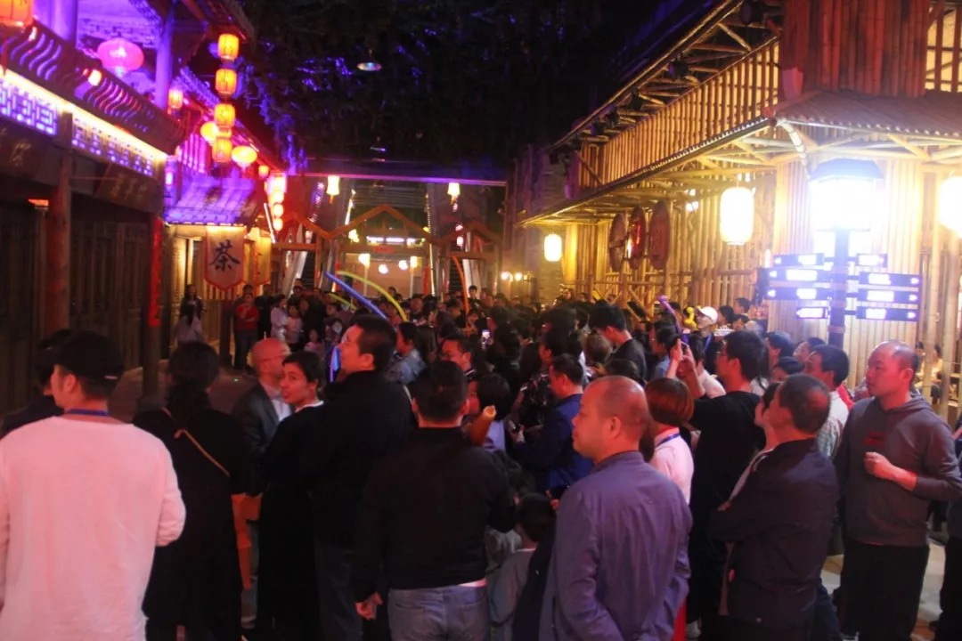 夜夜耶！"五一"四天三清山狂欢夜，怎么嗨才够耶?