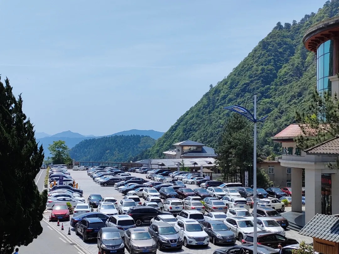 五一假期第2天|三清山游客满满，秩序井然！