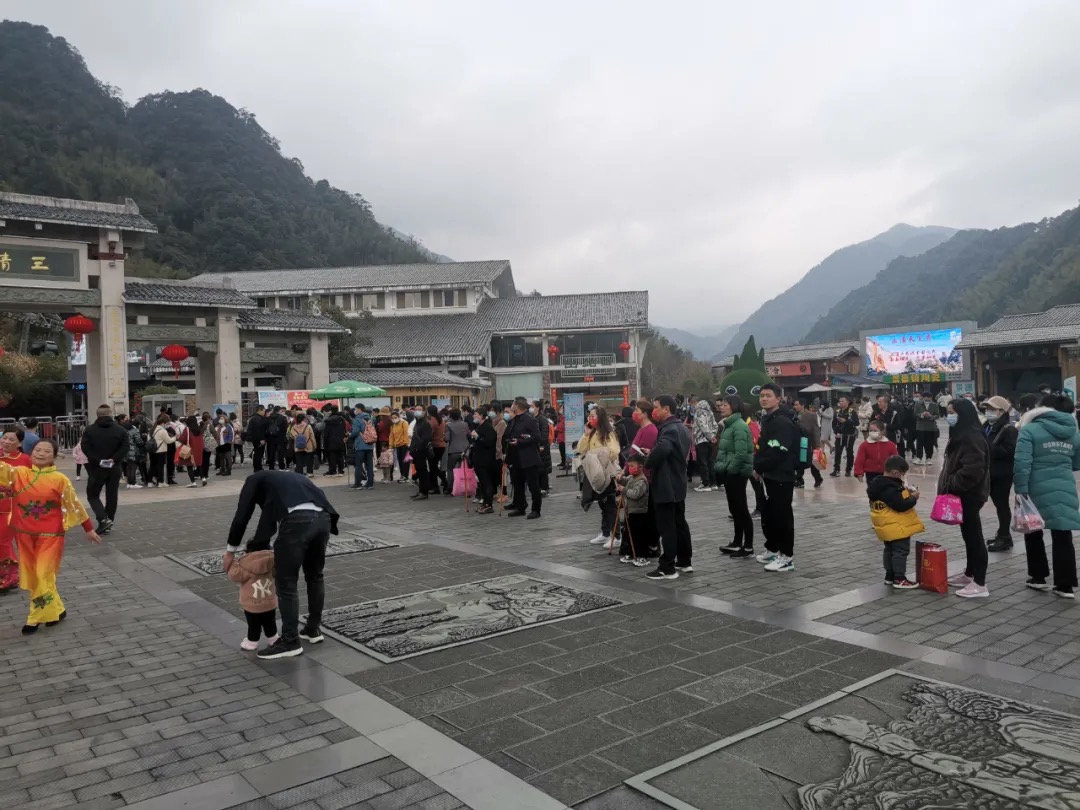 央视宣传三连发！三清山红红火火闹新春！